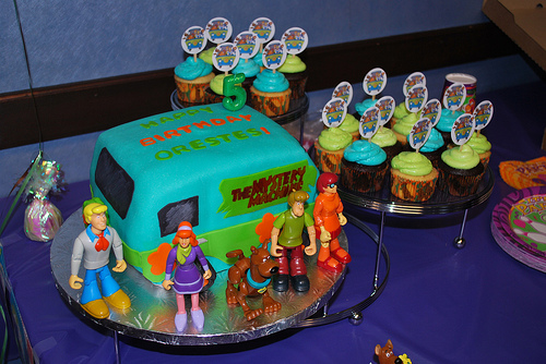 Scooby Doo Mystery Machine Cake