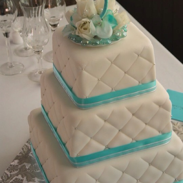 Square Quilted Wedding Cakes