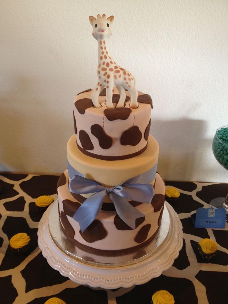 Baby Shower Giraffes Cake