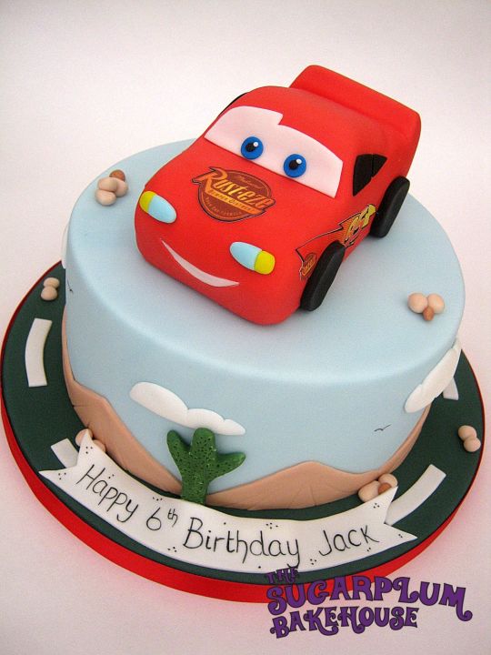 Cars Lightning McQueen Cake