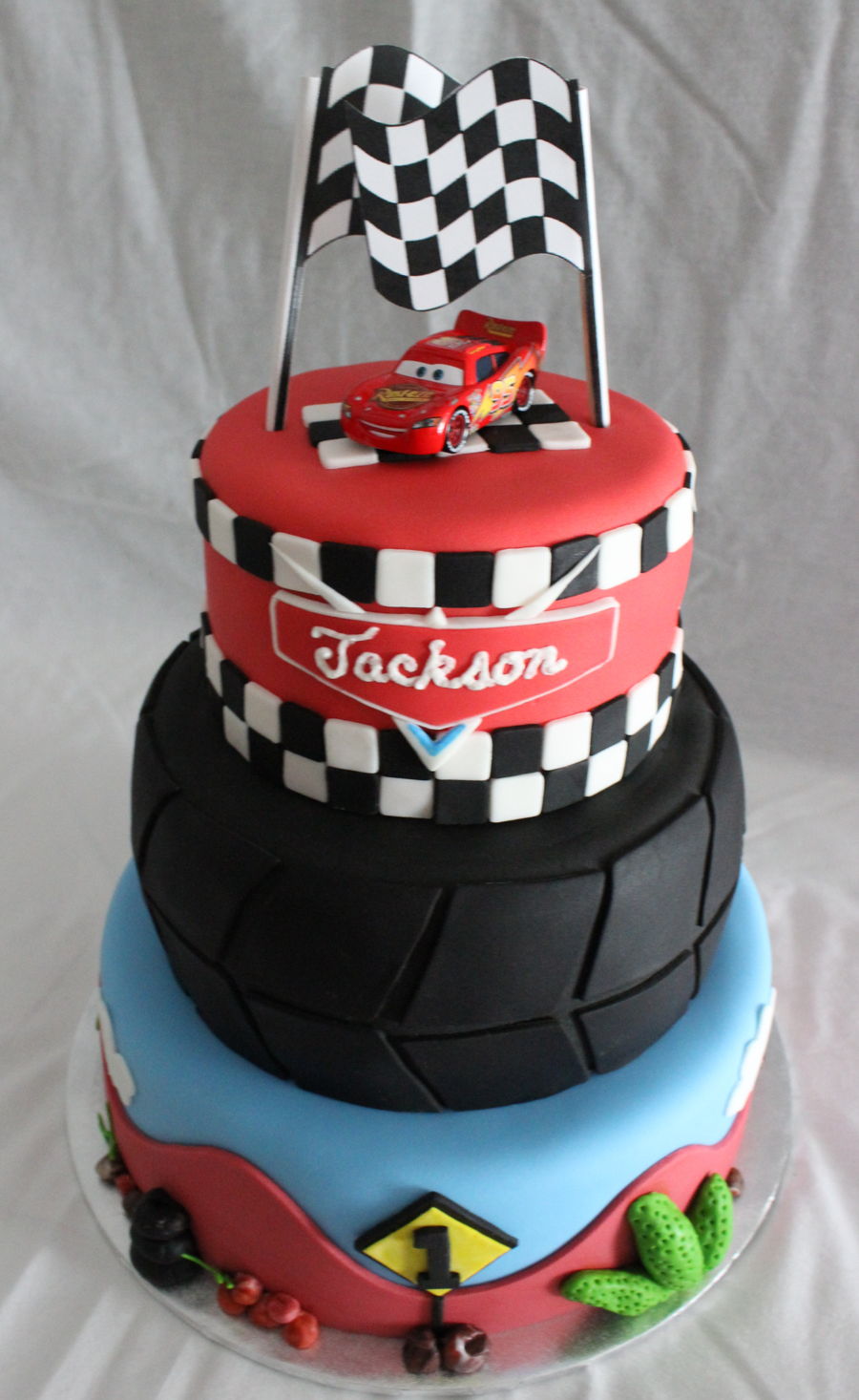 Cars Lightning McQueen Cake