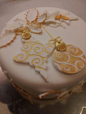 Elegant Christmas Cake