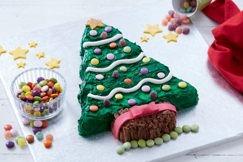 How to Make a Easy Christmas Tree Cake