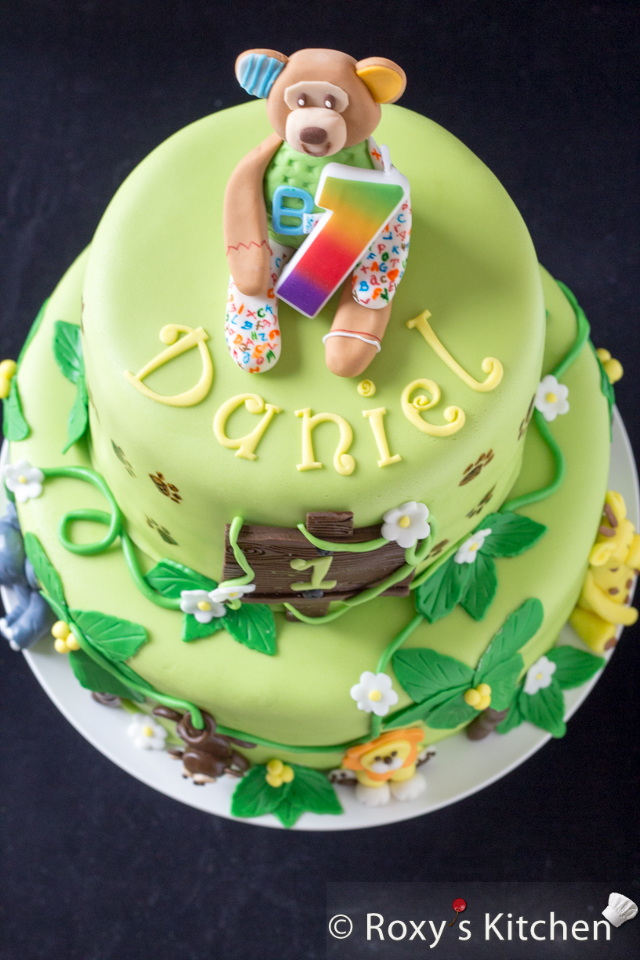 Jungle Animal Birthday Cake