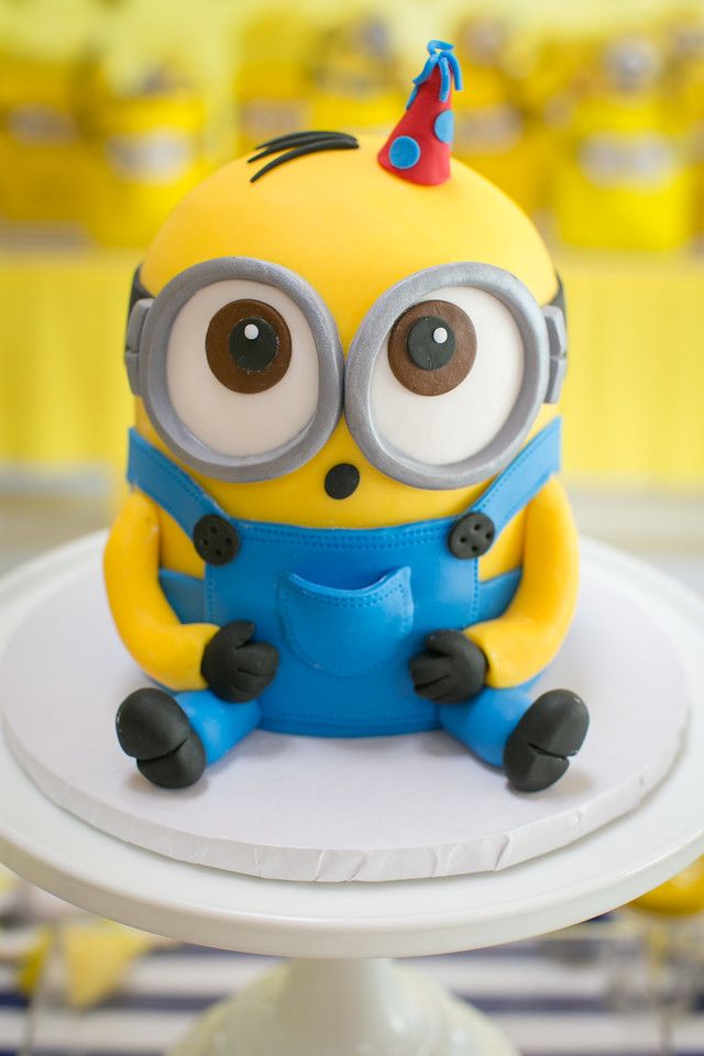 Minion Birthday Cake