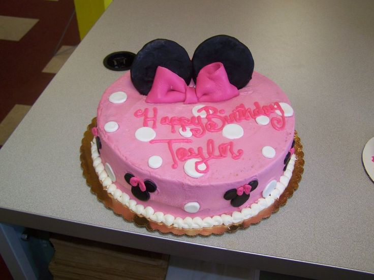 Minnie Mouse Cake