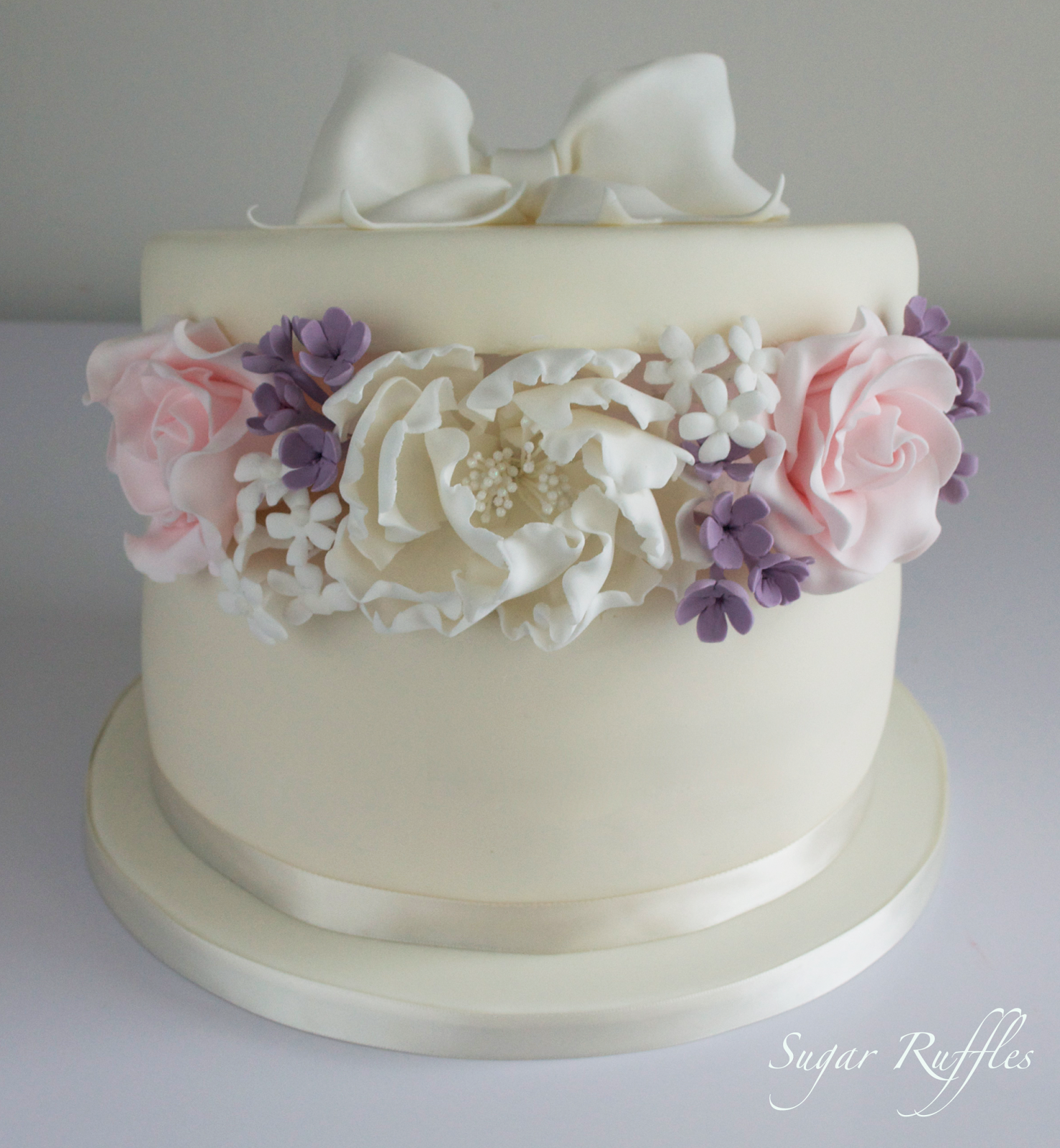 Pink and Gold Wedding Cake with Flowers