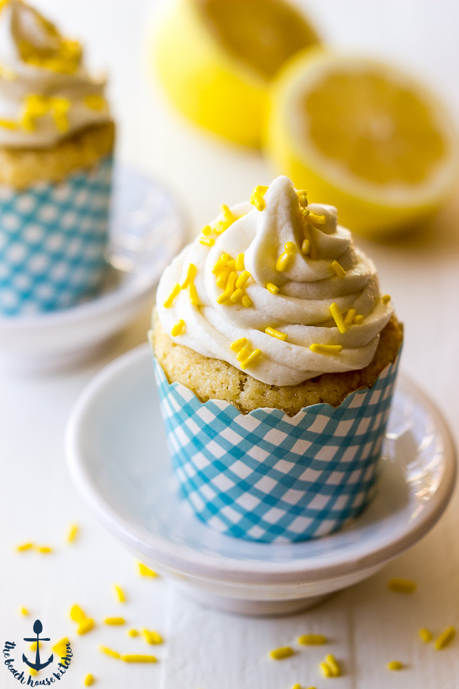 Vanilla Cupcakes with Lemon Curd Filling