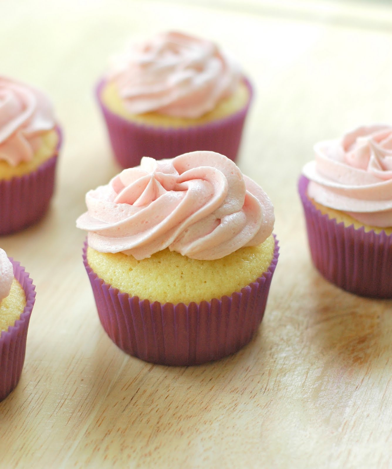 9 Photos of Lemon Cupcakes With Vanilla Buttercream