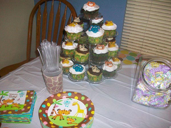 Baby Shower Cakes Jungle Animals Cupcakes