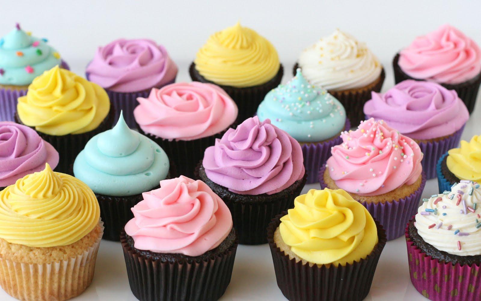 7 Photos of Decorating Buttercream Cupcakes