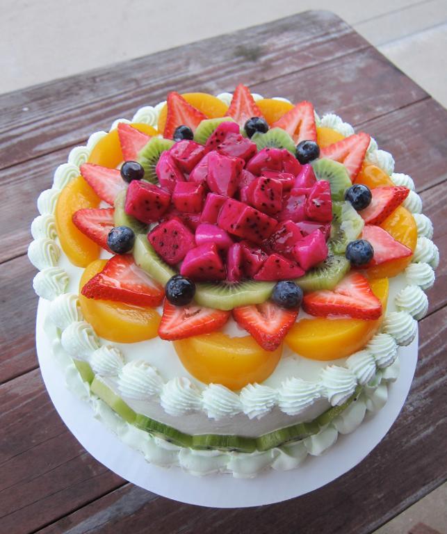 11 Photos of Birthday Cakes Decorated With Fruit