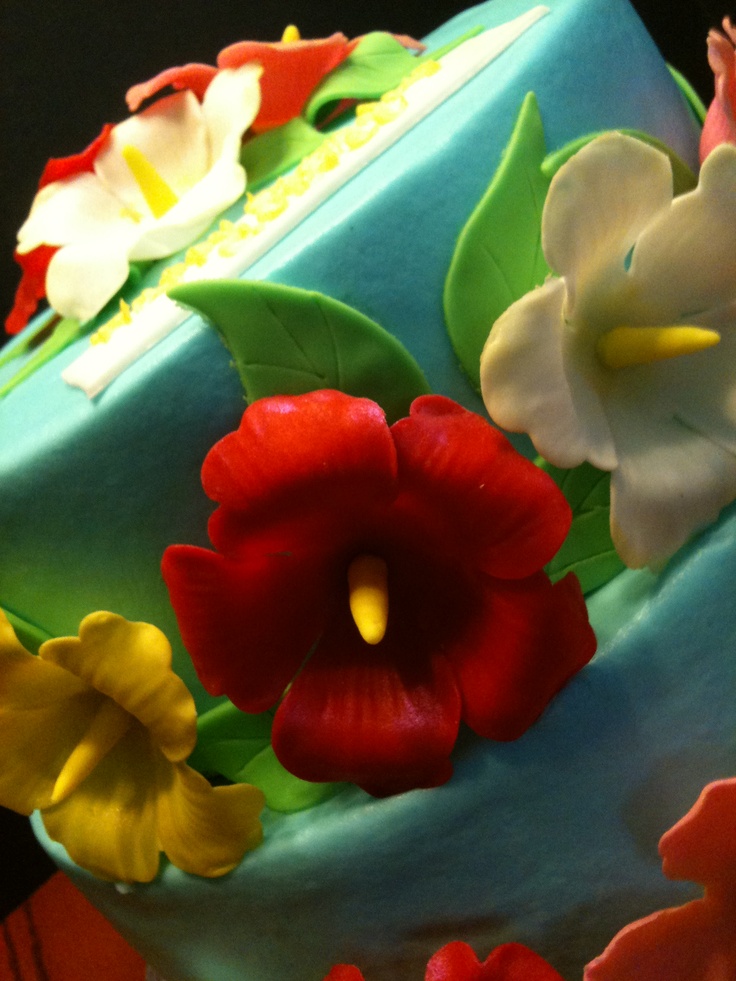 Hawaiian Themed Cakes with Flowers