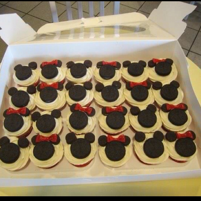 Mickey and Minnie Mouse Cupcakes with Oreos