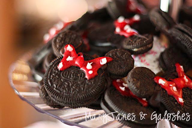 Mickey and Minnie Mouse Oreo Cookies