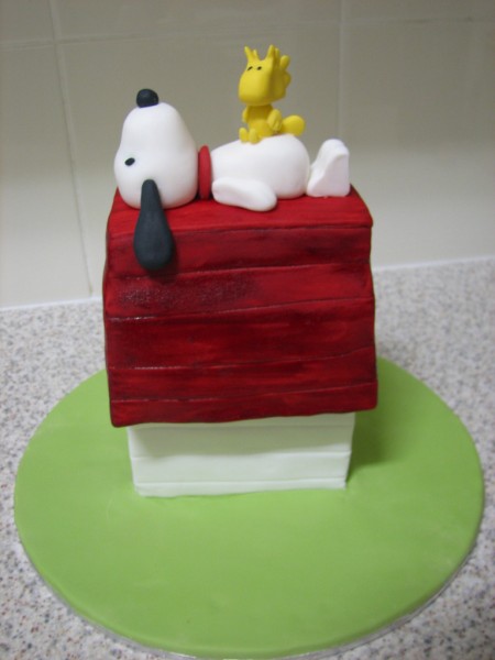 Snoopy Cake