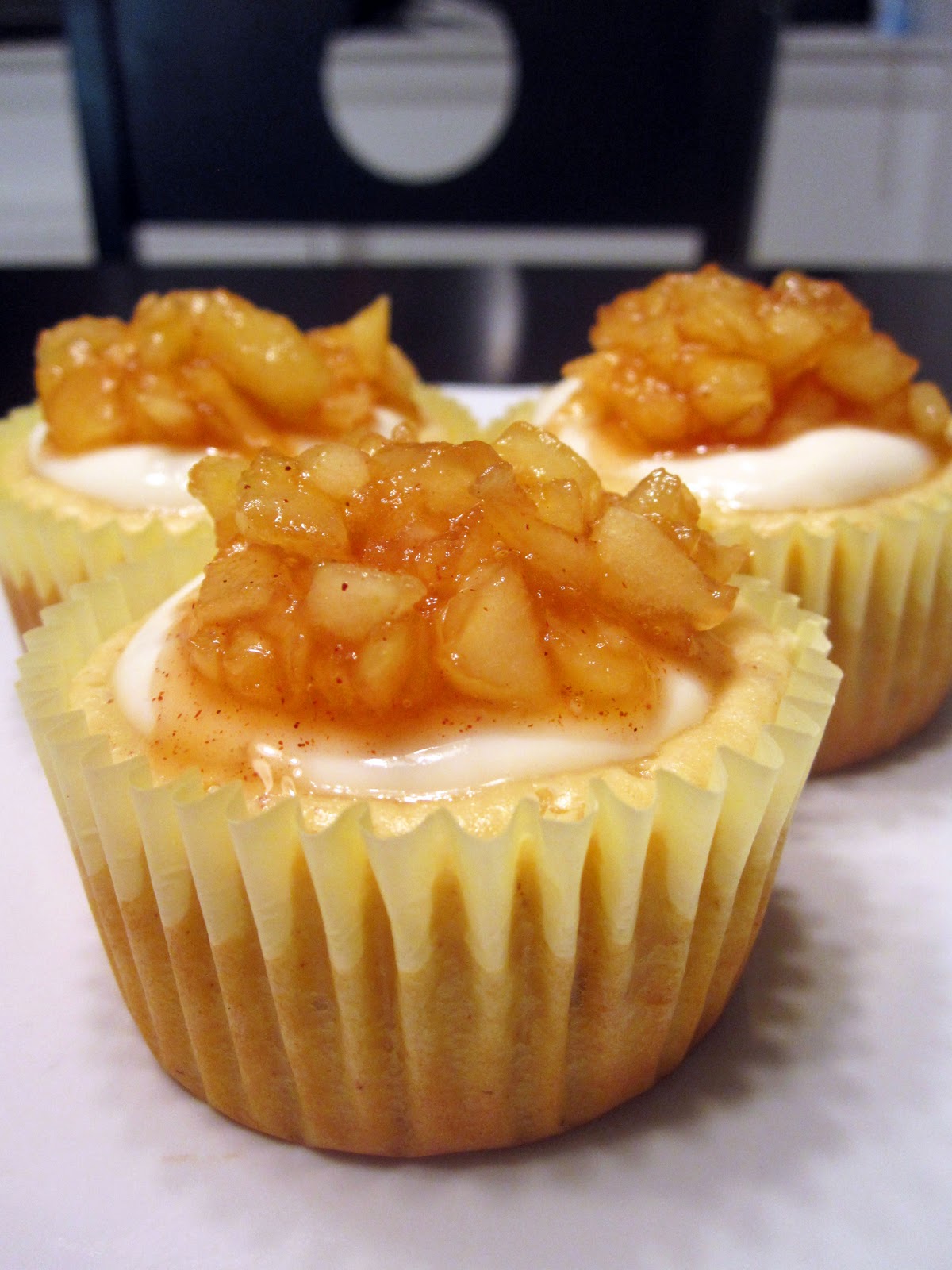 Apple Cheesecake Cupcakes