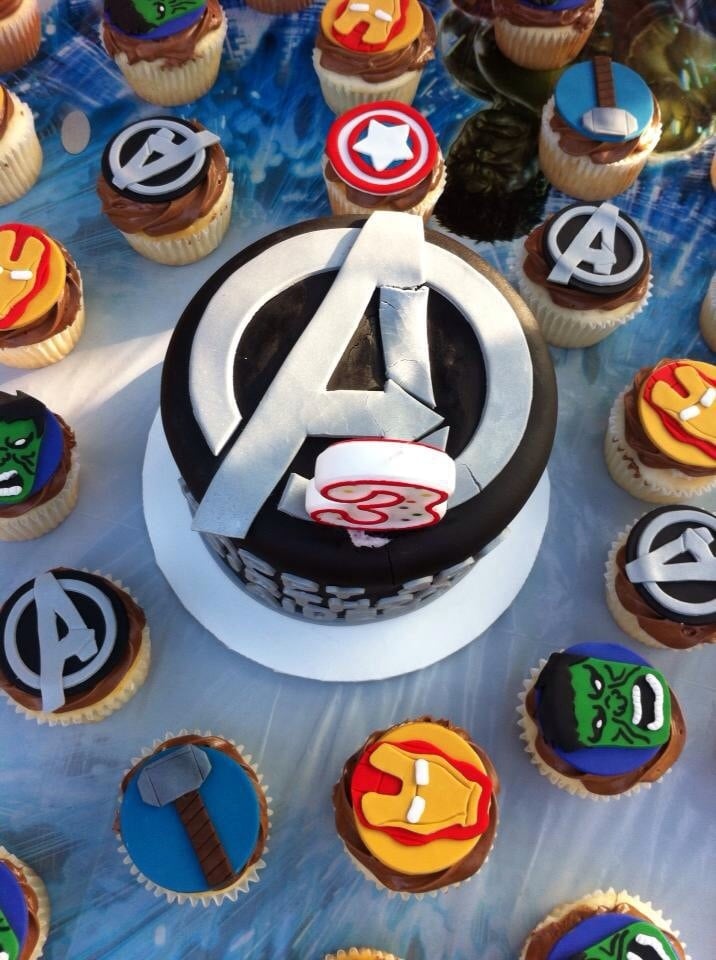 Avengers Birthday Cake Cupcakes