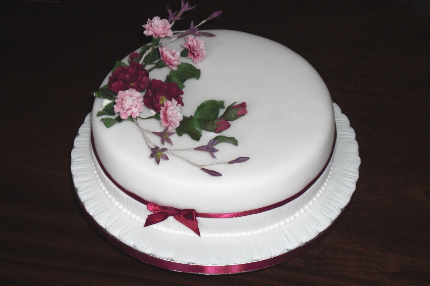 Birthday Cake Burgundy Roses