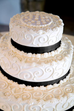 Black and White Wedding Cake