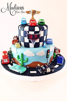 Disney Cars Lightning McQueen Cake