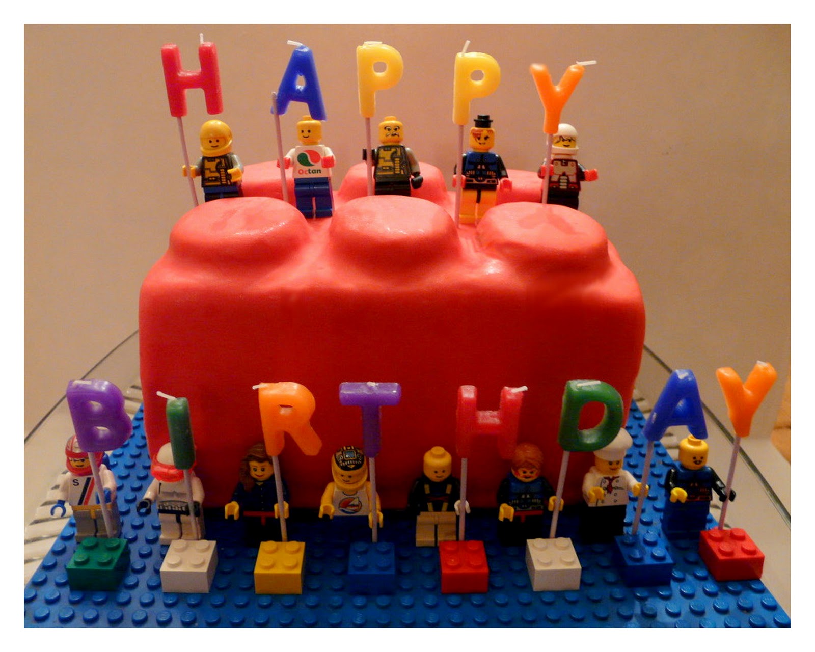 Easy LEGO Birthday Cake