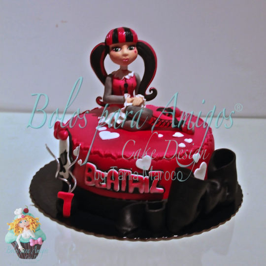 Monster High Draculaura Cake