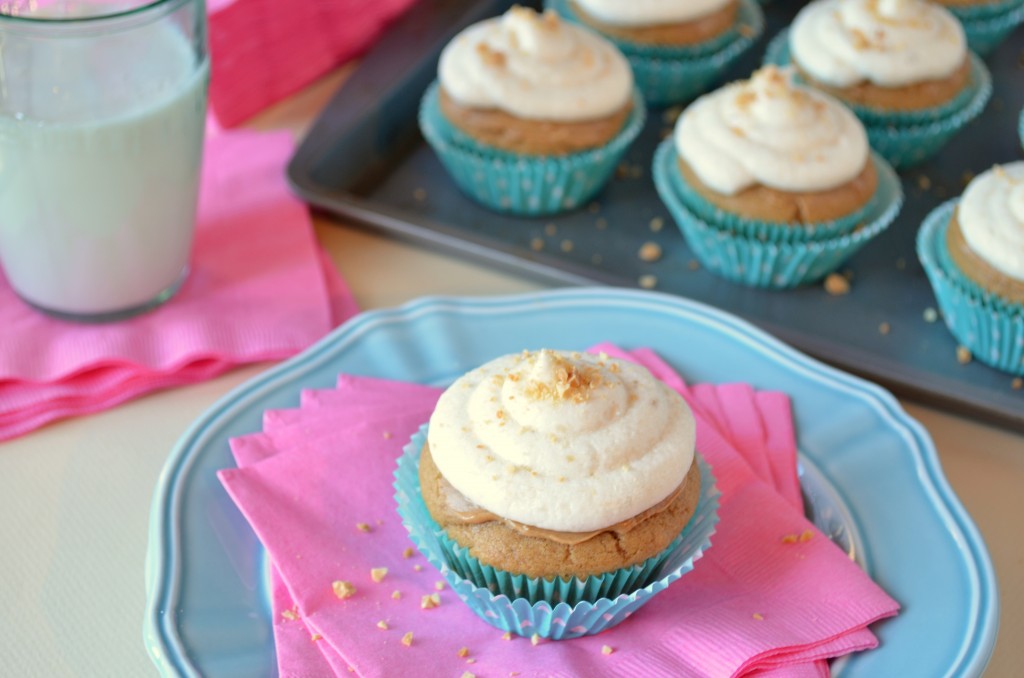 Peanut Butter Banana Cupcakes with Frosting