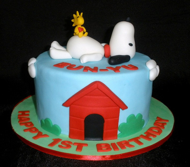 Snoopy Birthday Cake