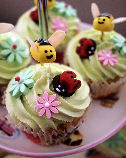 10 Photos of Cute Spring Baby Shower Cupcakes