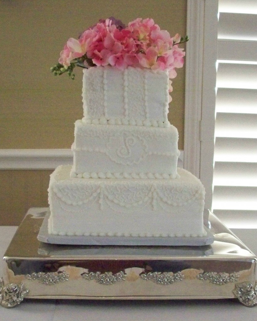 9 Photos of Square Cakes With Cornelli Lace