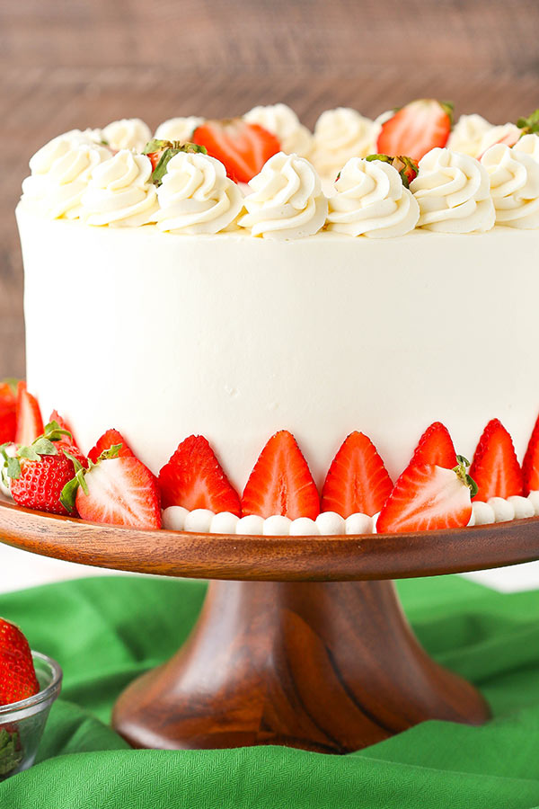 Strawberries and Cream Cheesecake Cake