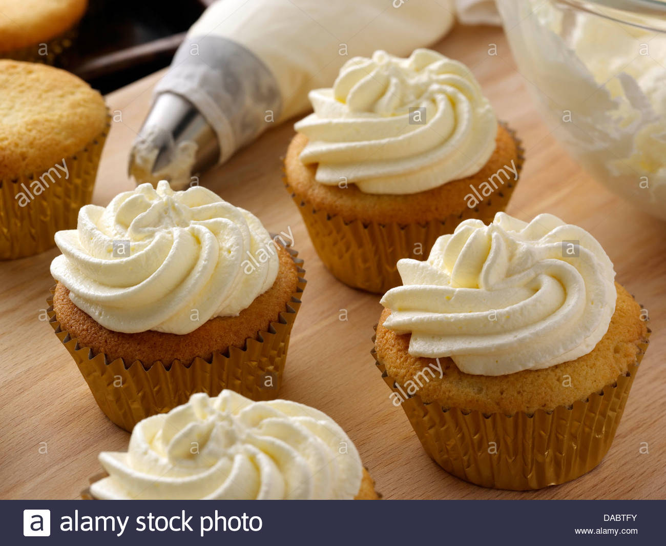 Vanilla Cupcakes with Cream Cheese Frosting