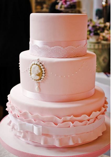 Vintage Look Wedding Cake Pink