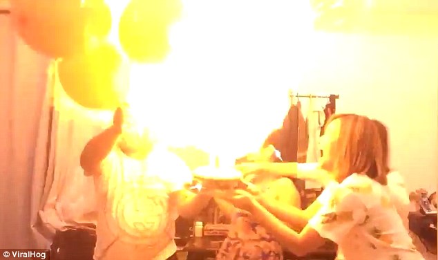 6 Photos of Exploding Candles For Birthday Cakes