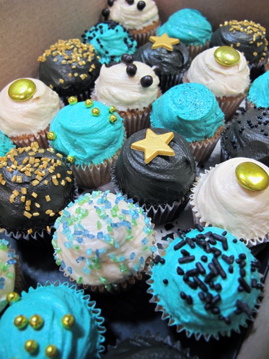 Black and Gold Cupcakes