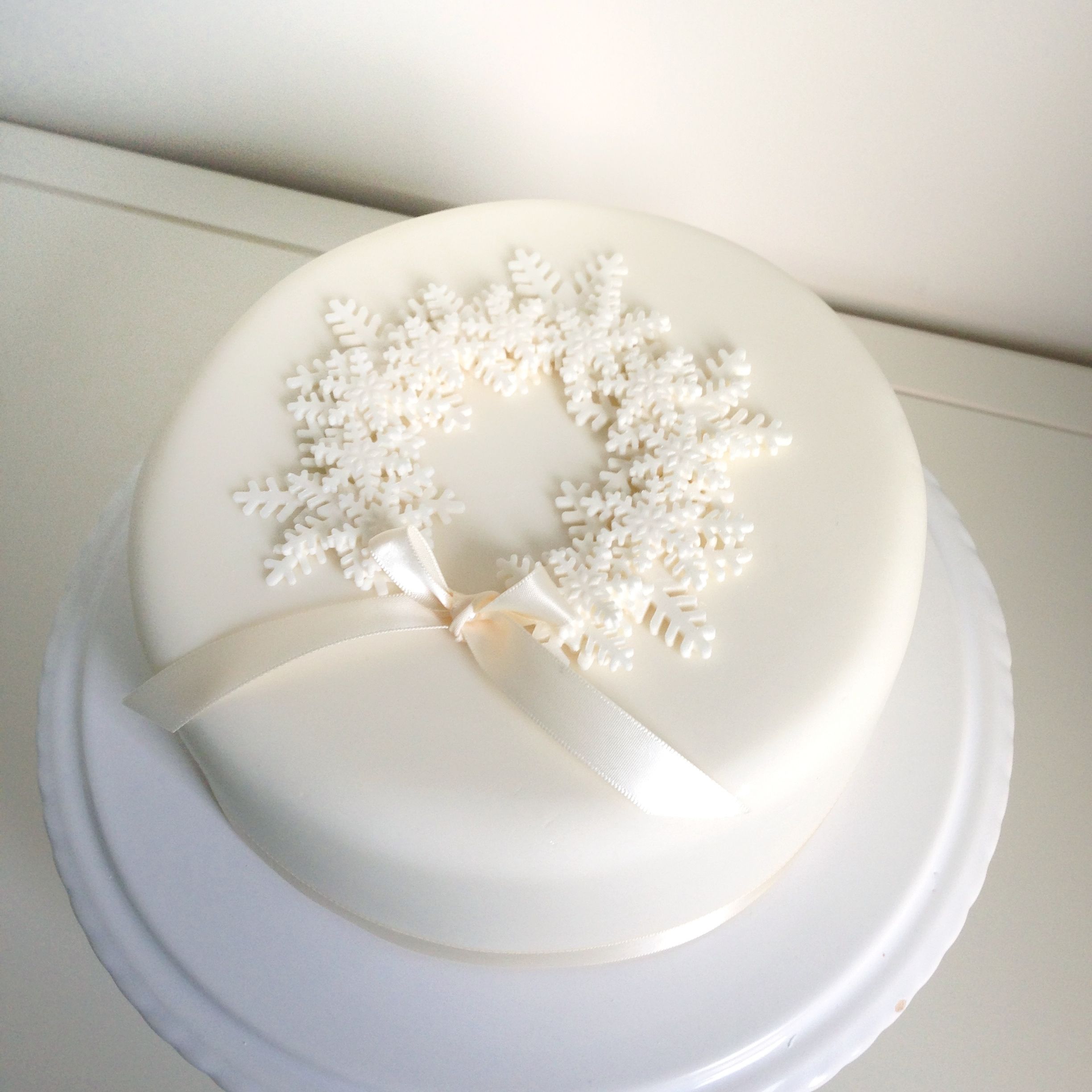 Christmas Cake Ideas Snow Flakes