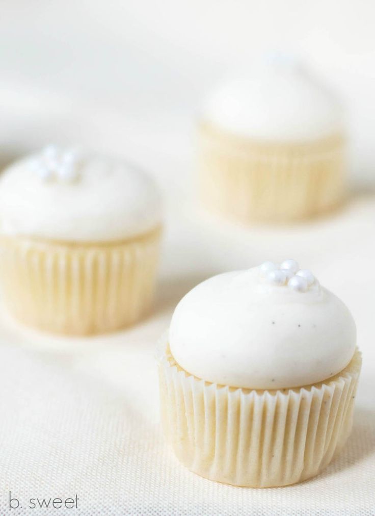 Cream Cheese Pound Cake Cupcakes