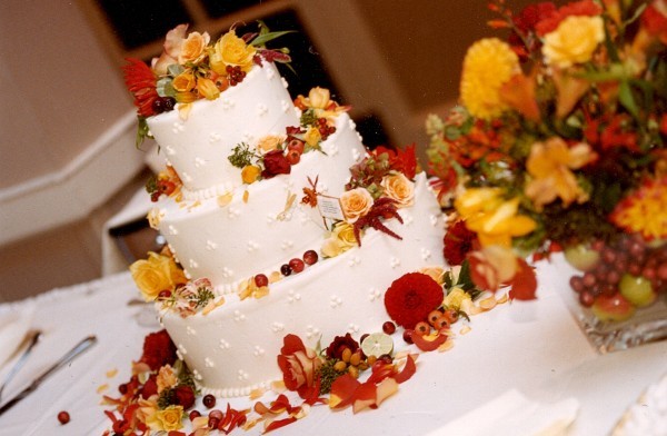 Fall Wedding Cake with Flowers