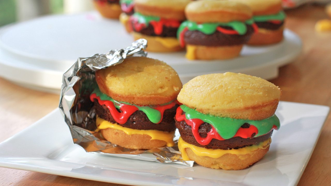 How to Make Hamburger Cupcakes