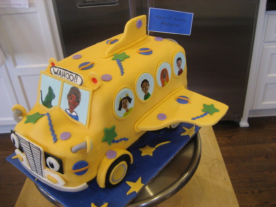 Magic School Bus Cake