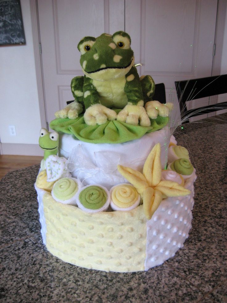 Make Baby Diaper Shower Cakes