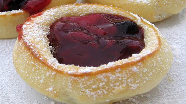 Mini German Pancakes in Muffin Tins