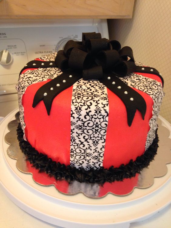 6 Photos of Fun Birthday Cakes For Moms