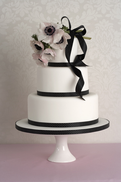 Peggy Porschen Cake Black and White