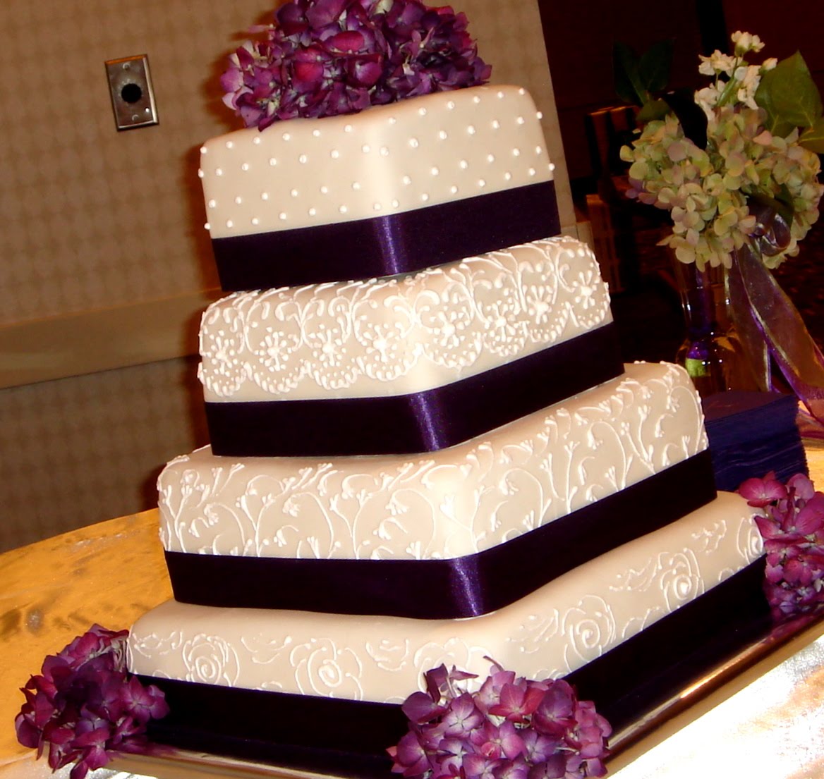 Purple Wedding Cake Ideas