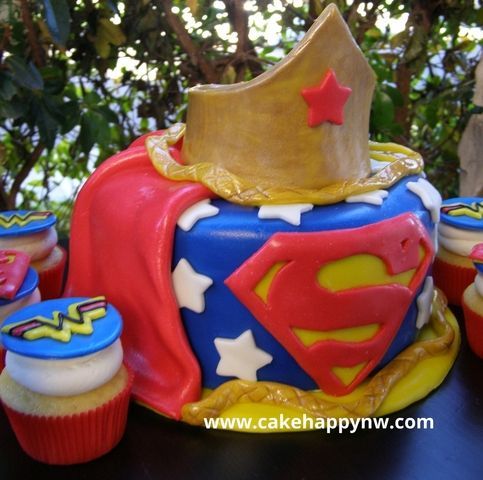 Superman and Wonder Woman Cake