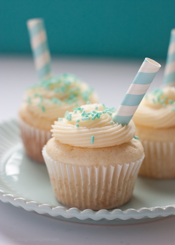 White Cupcake with Buttercream Frosting