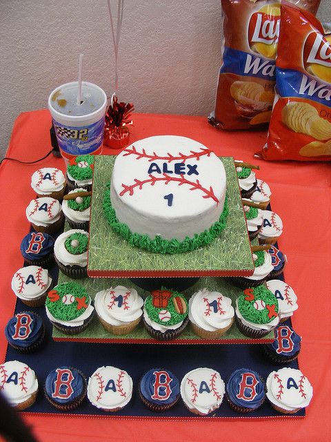 Baseball-Cake-First-Birthday-Party