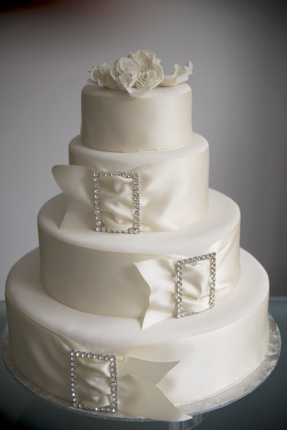 Bling Wedding Cakes with Ribbon